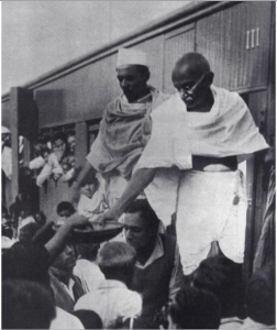 gandhi_begging